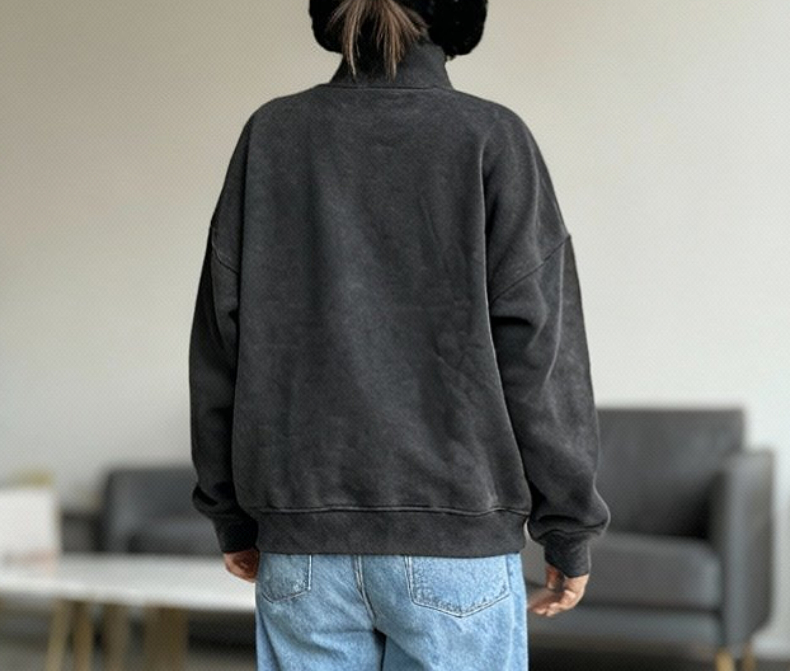 هودی سنگشور یقه کشباف زغالی - Image 3