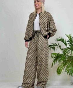 ست بامبر شلوار گوچی با طراحی اسپرت و ترندی، کیفیت عالی و استایل خاص. مناسب استایل روزمره و خیابانی. همین حالا از کمدشاپ با بهترین قیمت خرید کنید.